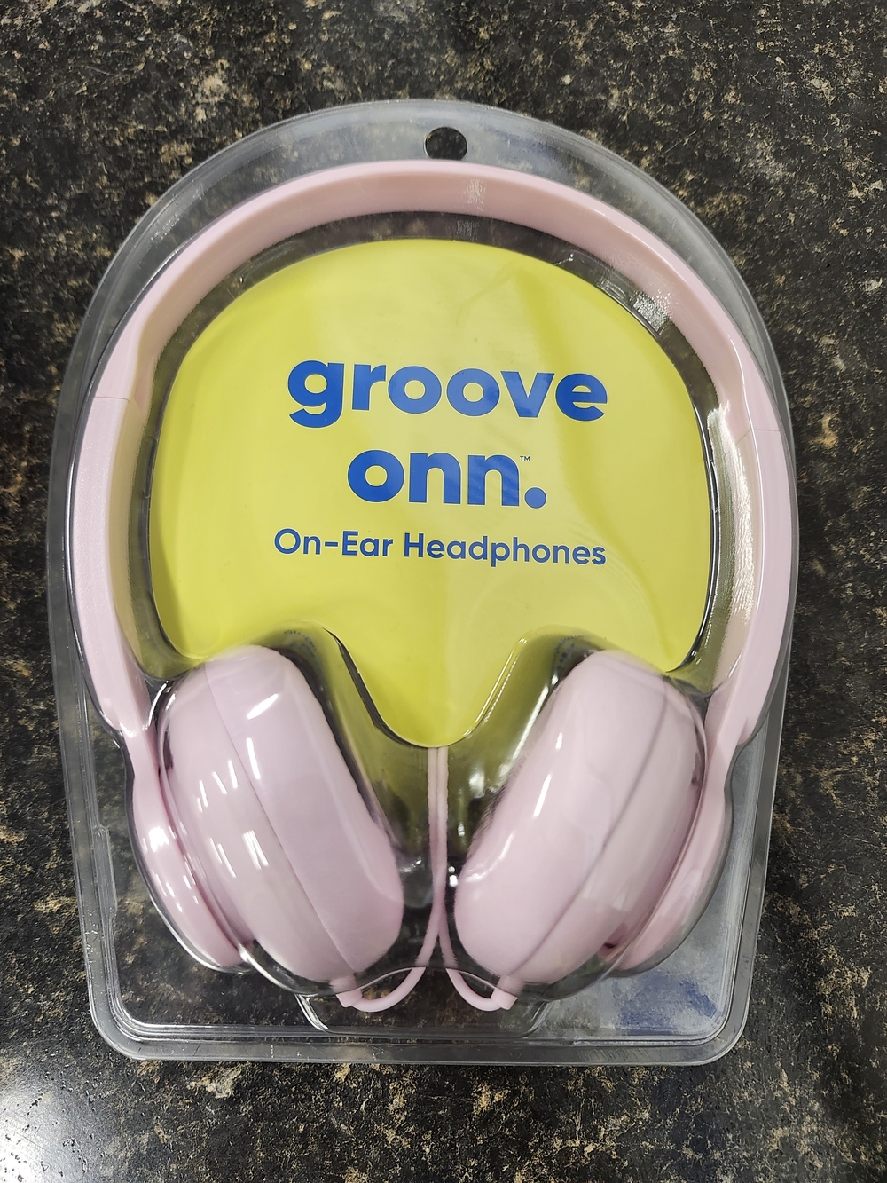 On Running Groove Onn. Pink On-Ear Headphones